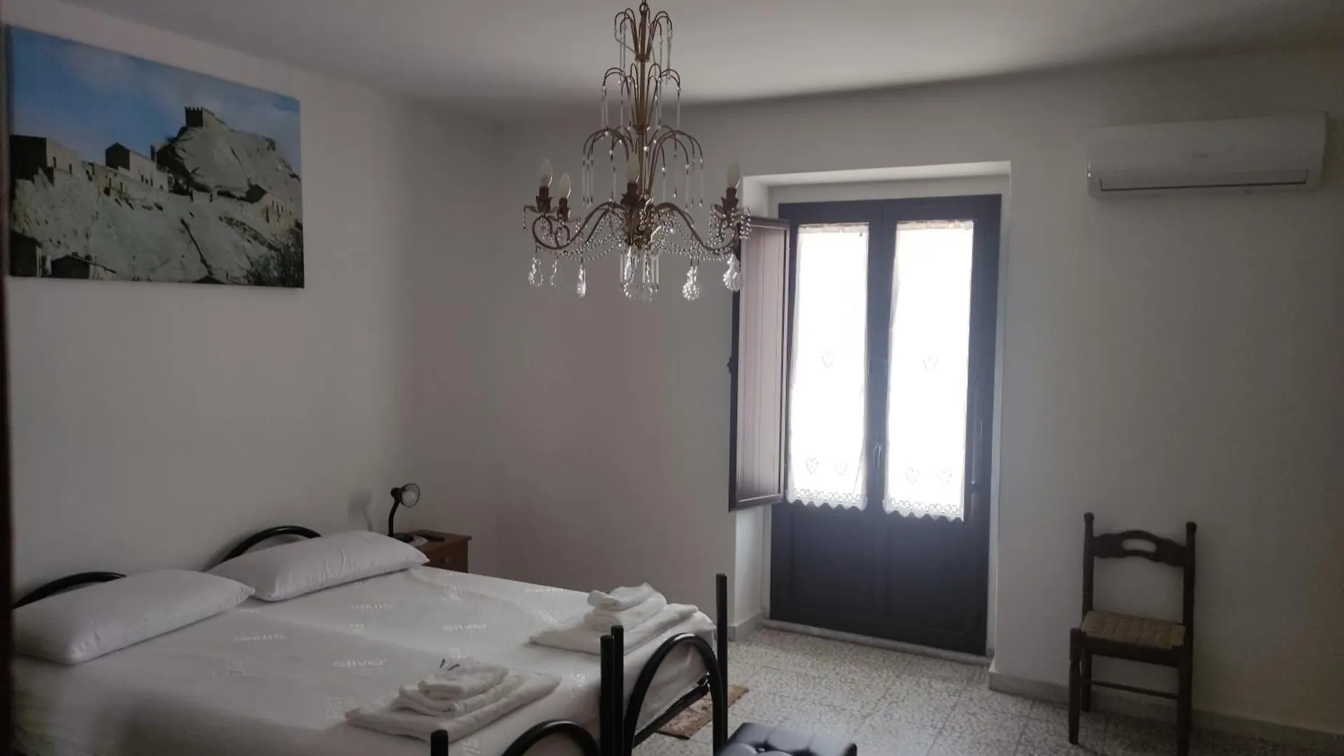 Al Municipio Villa Sperlinga 0*,  Italien